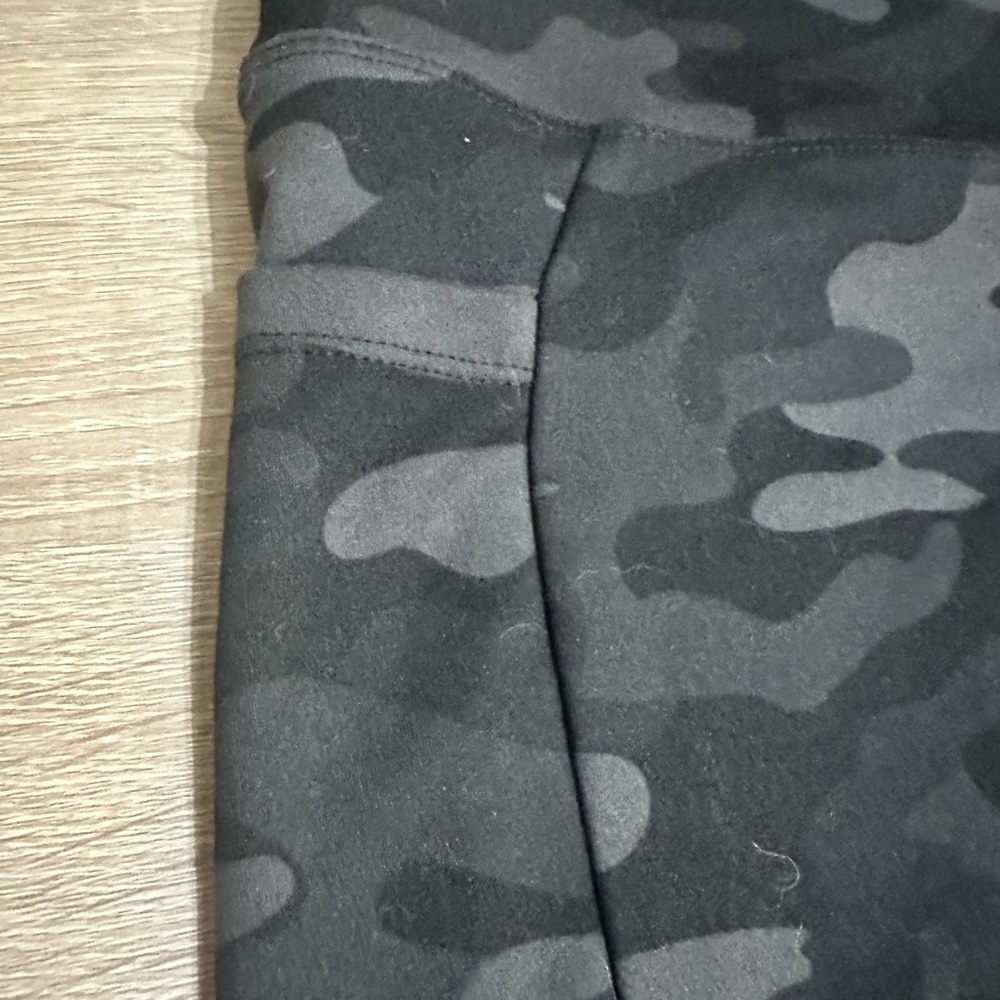Danskin Women's Camo Bike Shorts (bundle‎ 2) - Black. Size large. - Picture 3 of 11